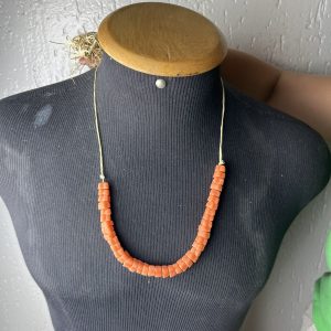 Colar Laranja Pequeno